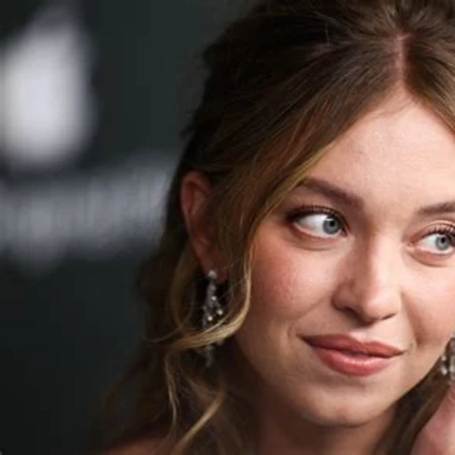 Sydney Sweeney AI character